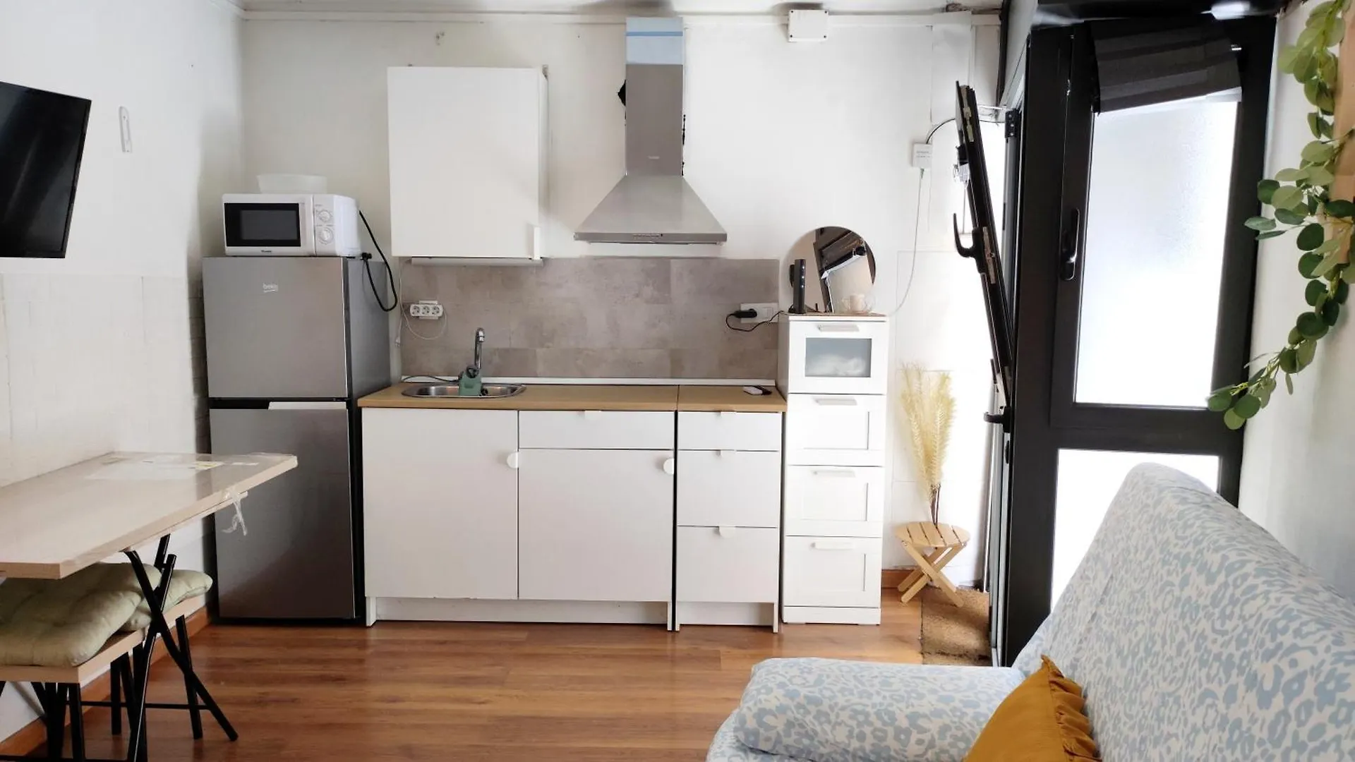 Study Park Gueell Apartment Barcelona 0*,  Spain
