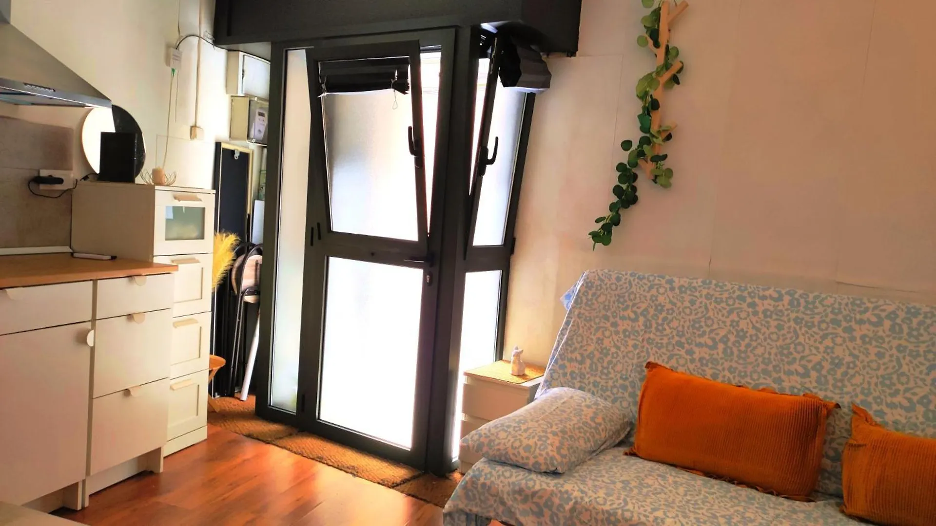 Study Park Gueell Apartment Barcelona